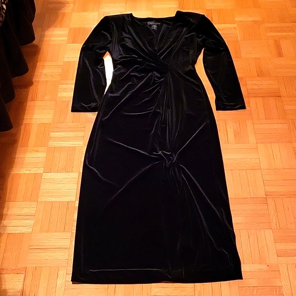 FLASH SALE! Sexy Black Velvet Bodycon Maxi-Dress, V-Neck, Thigh-High Slit, 10 - Picture 9 of 14